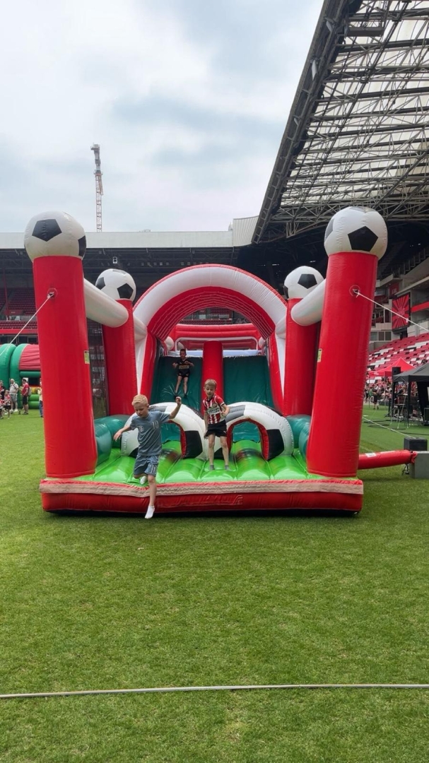 Hindernisbaan voetbal obstakel gedeelte