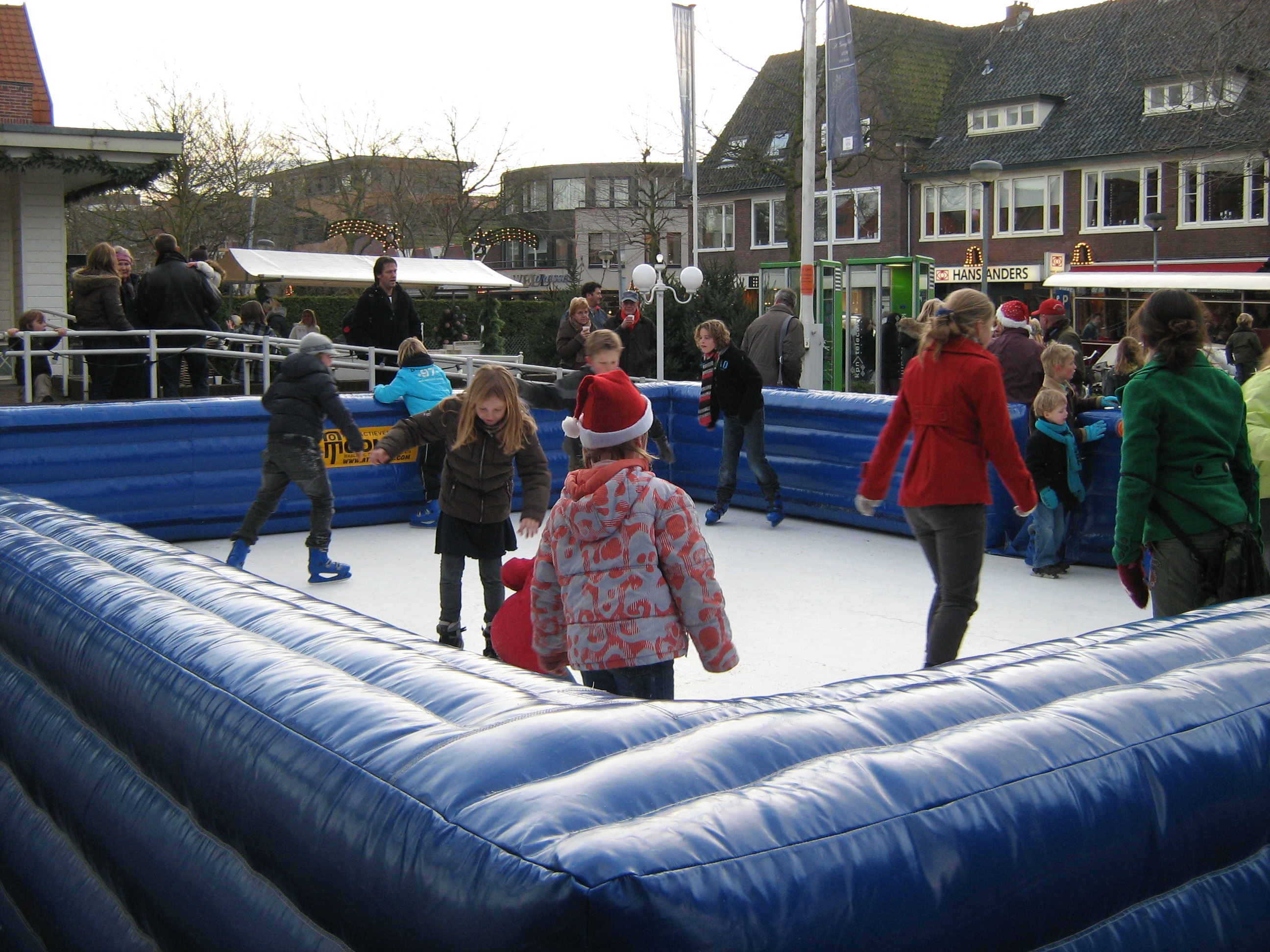 Kunstschaatsbaan 100m2 incl. schaatsjes