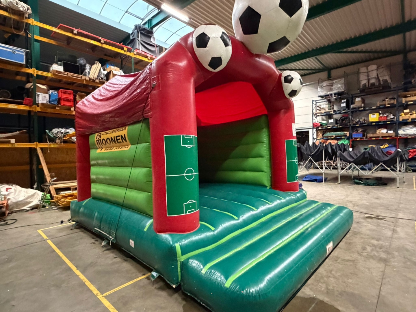 Verkoop - Voetbalspringkussen met overkapping