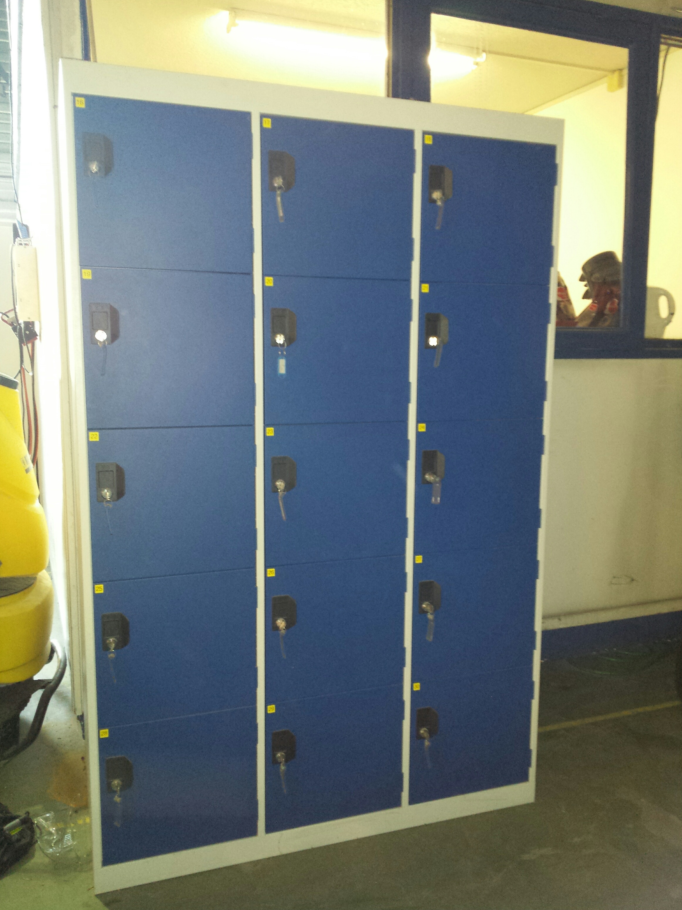 Lockerblok met 15 lockers