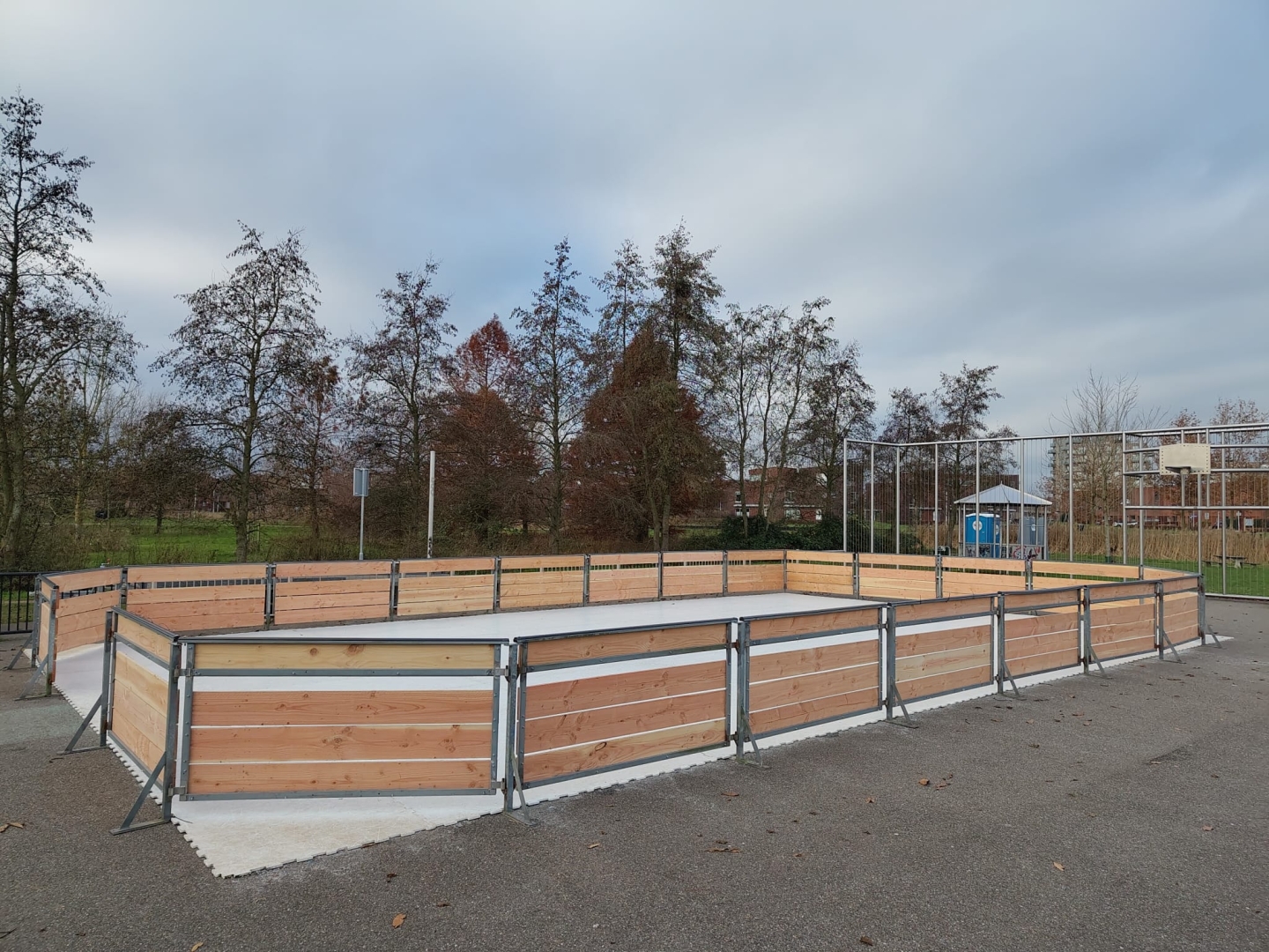 Kunstschaatsbaan 150 m2 (Houten boarding)