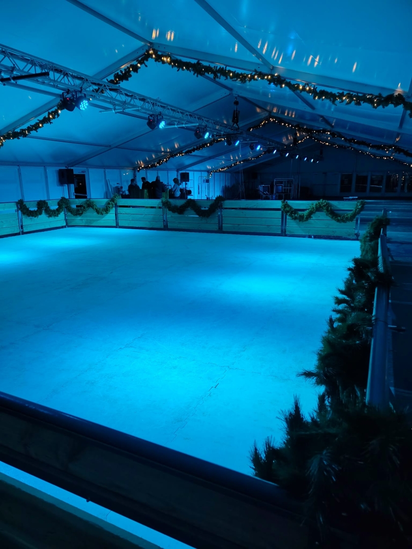 Kunstschaatsbaan 200 m2 (Houten boarding)