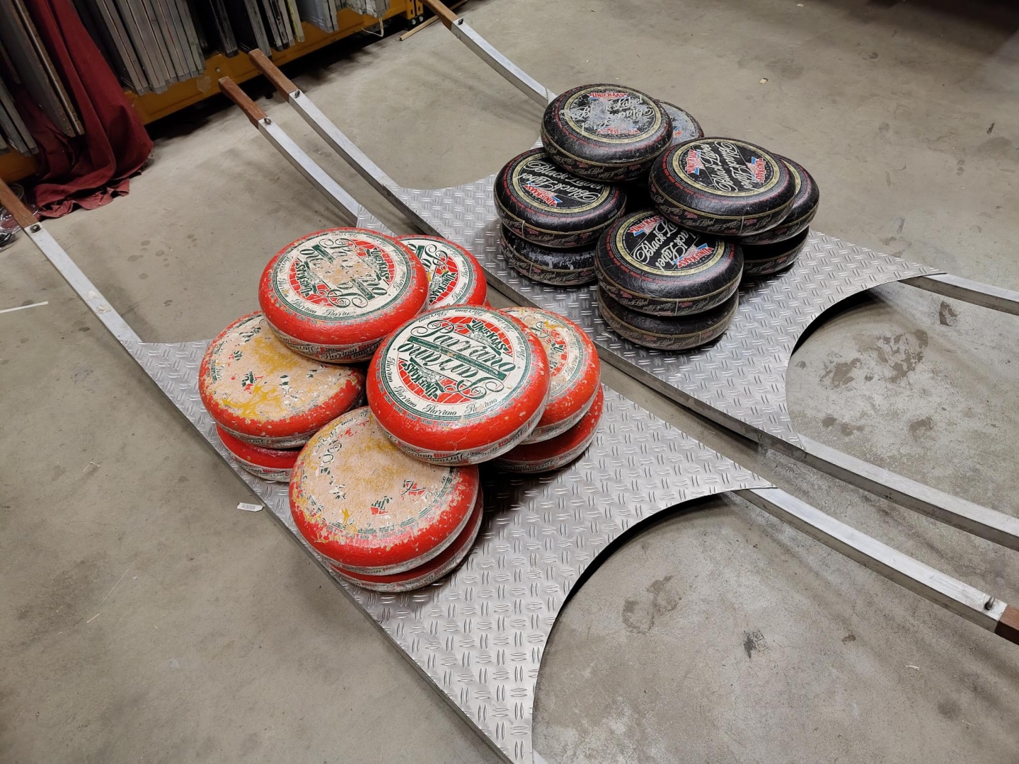 Verkoop - Kaasdrager incl. 10 kazen