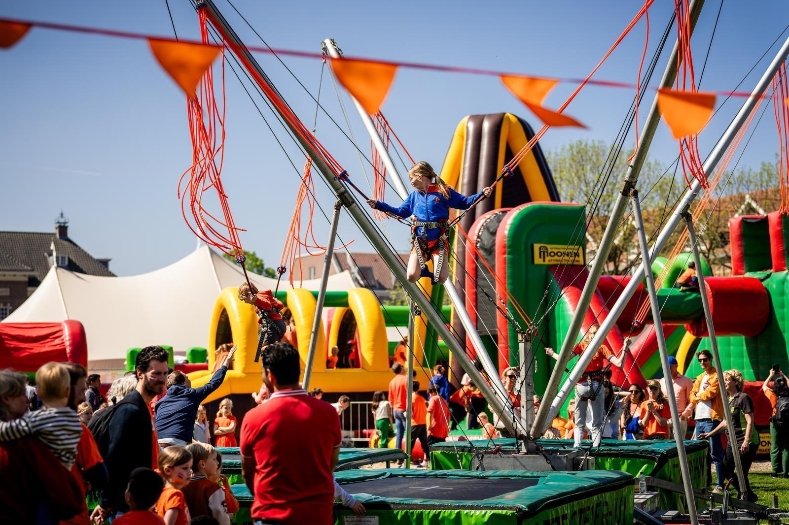 Bungee-Trampoline (4 pièces) sur remorque