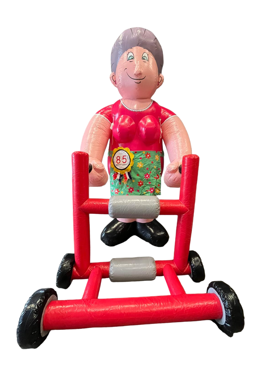 Verjaardagspop met rollator vrouw 85 jaar