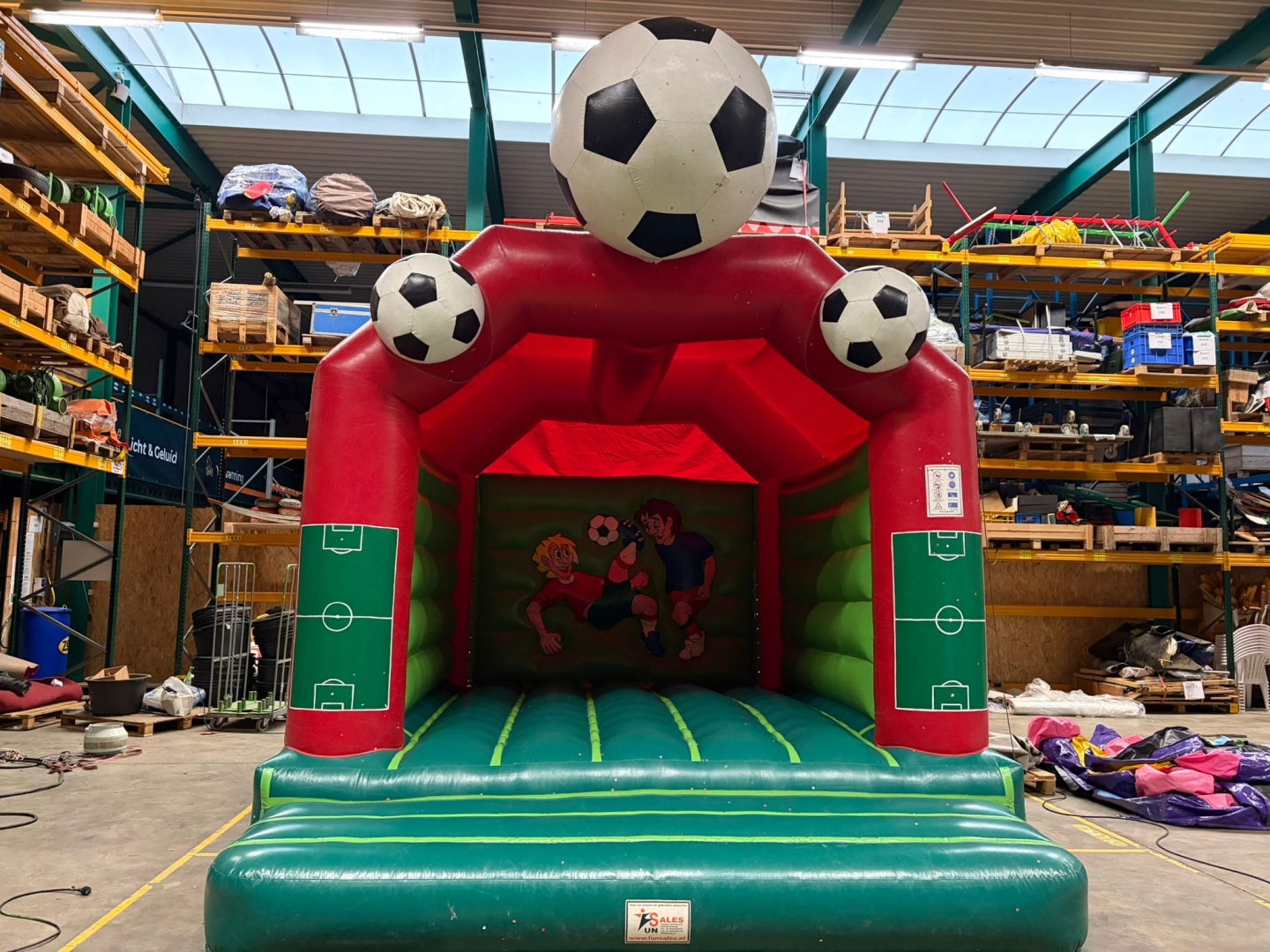 Verkoop - Voetbalspringkussen met overkapping