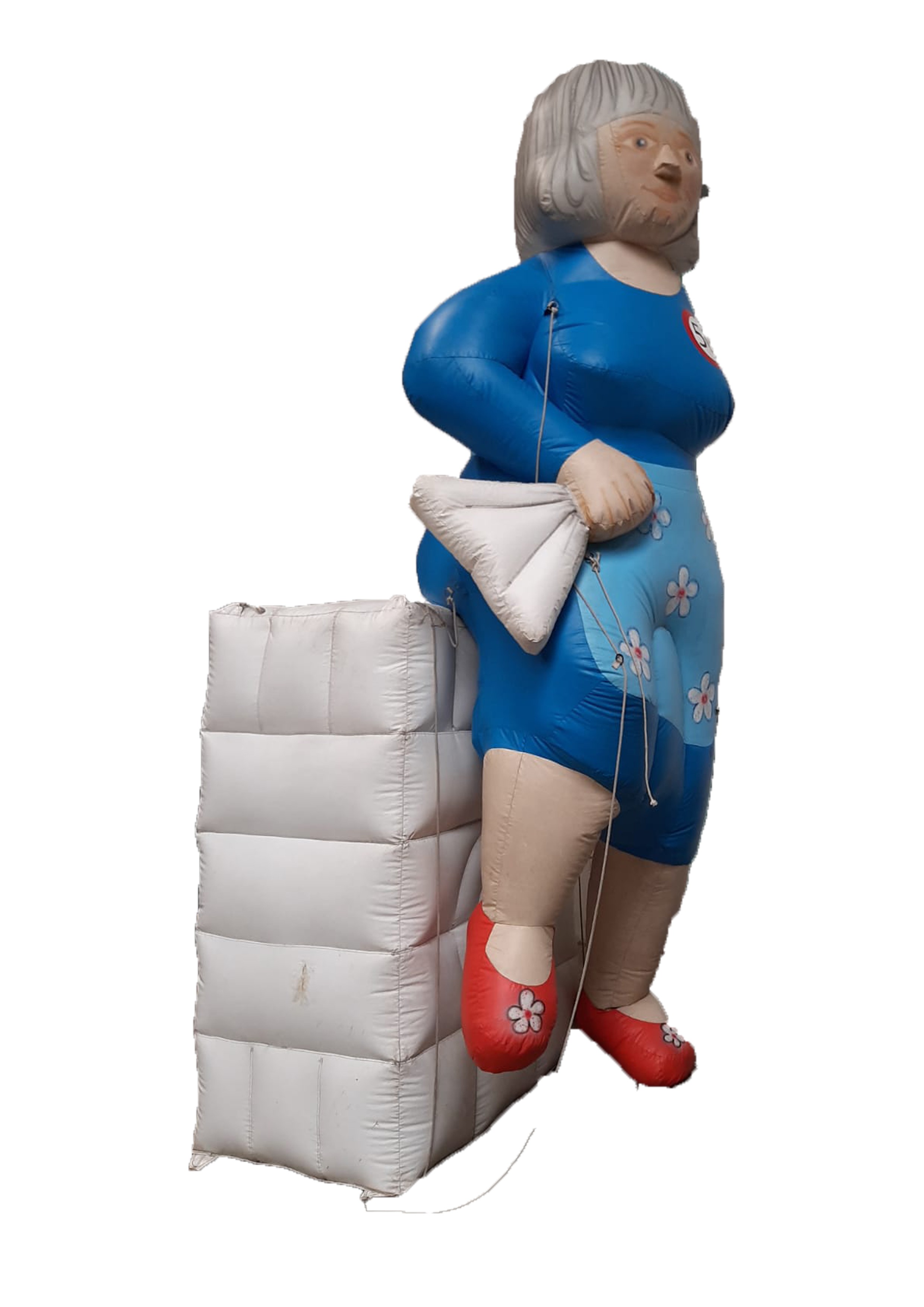 Verkoop - Sarah met waszak en wasmachine