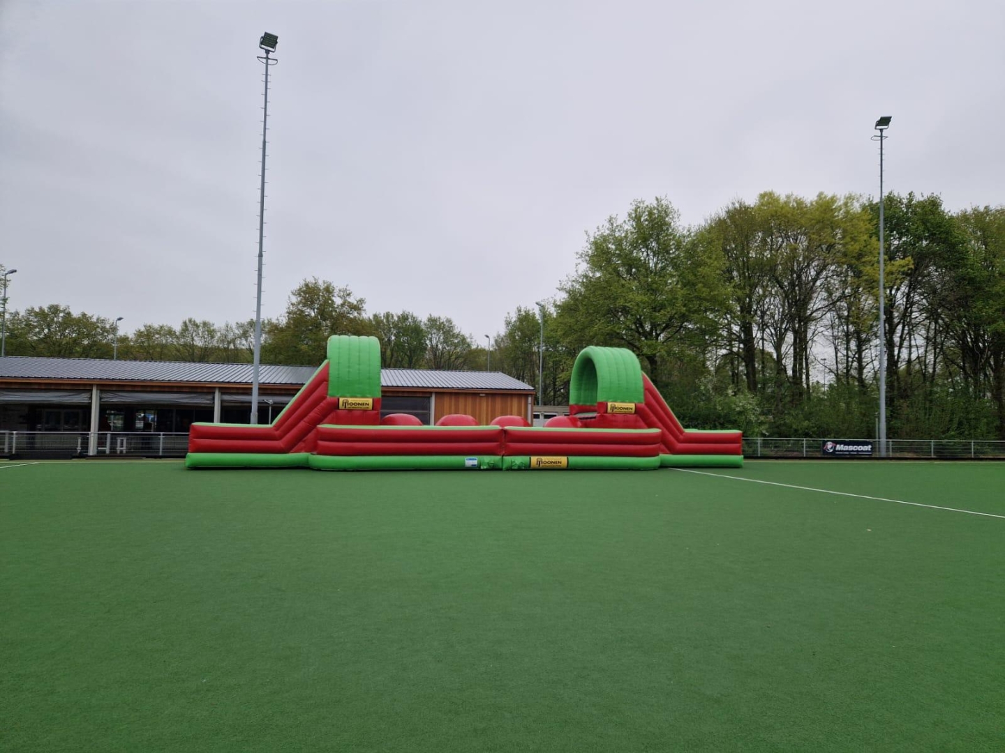 Mega balls hindernisbaan