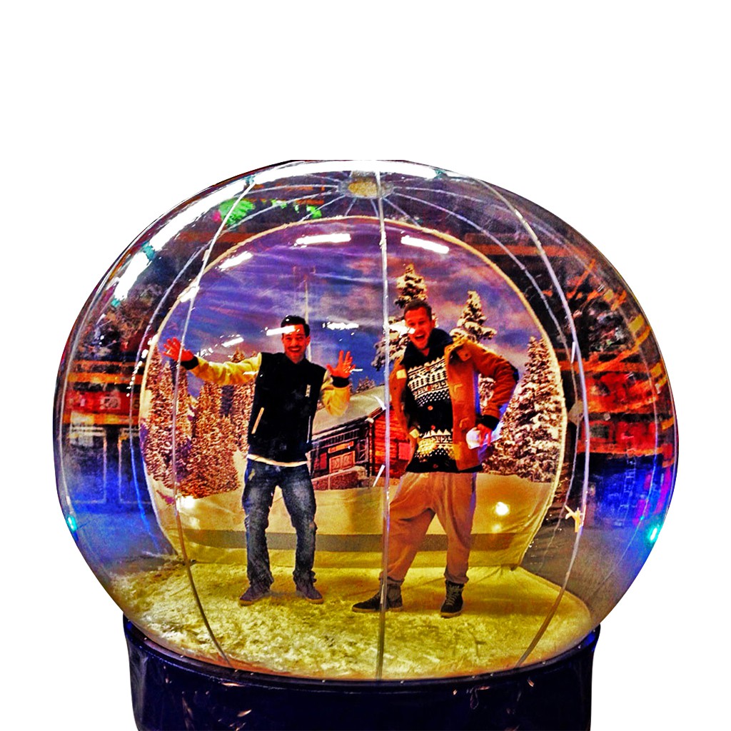 verkoop - Snowglobe (sneeuwbol) Ø3,2xH3,8m.