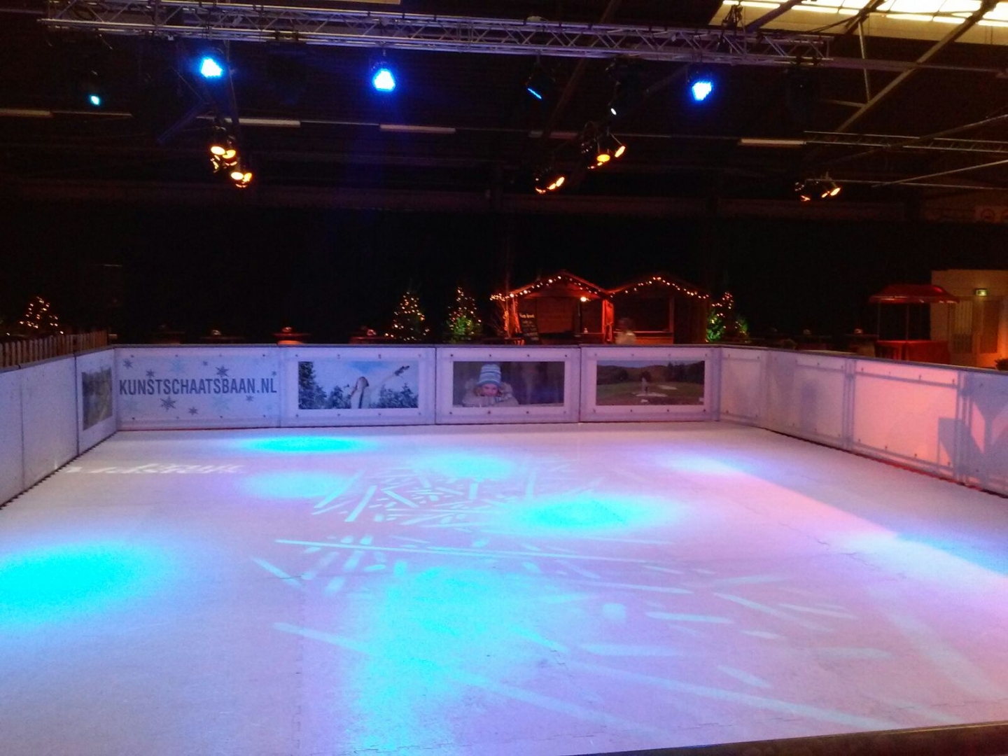 Kunstschaatsbaan 100m2 (kunststof/staal boarding)