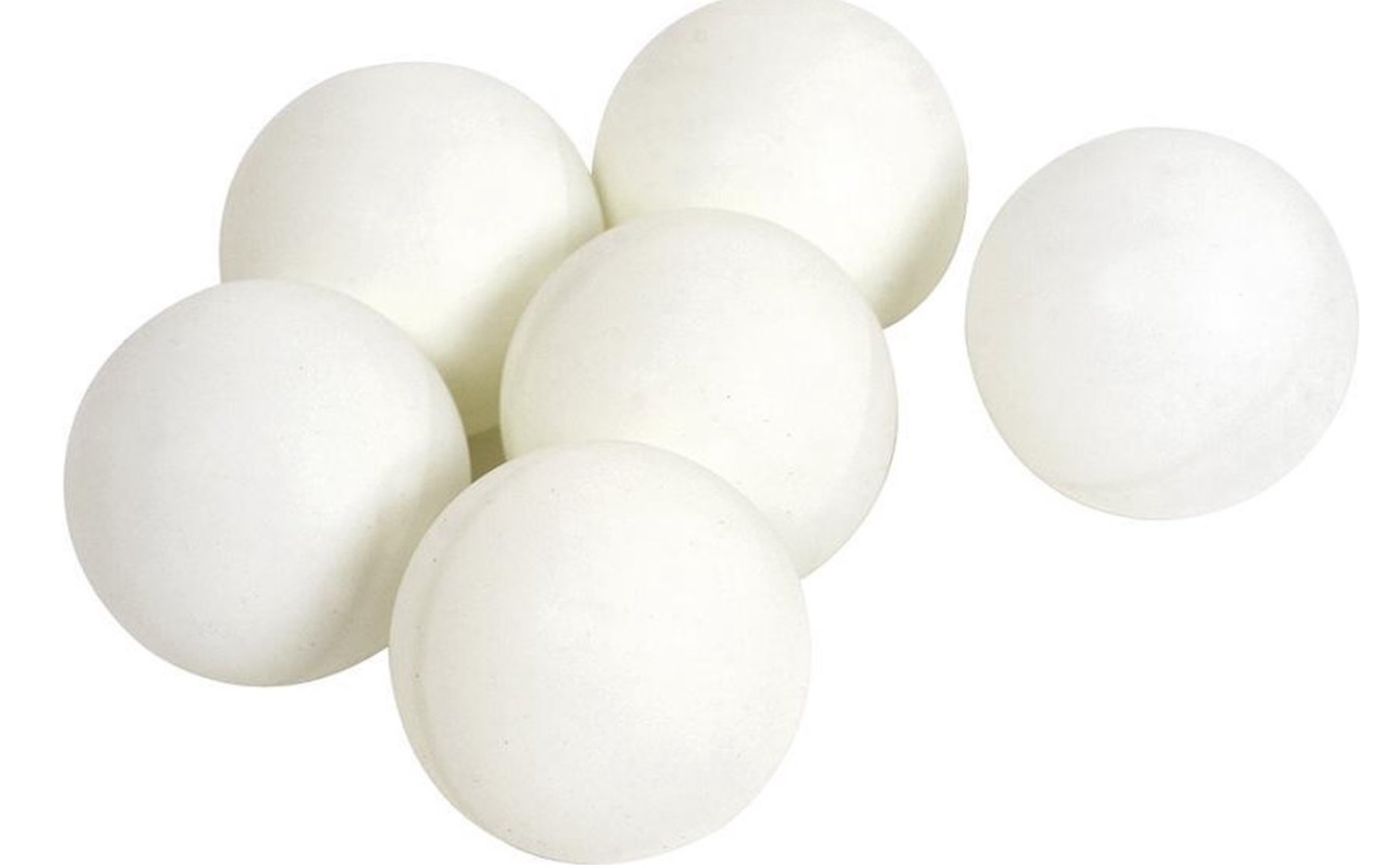 Мячи для настольного тенниса белые. Шарики для пинг-понга. Мяч для пинг понга. Теннисный мяч белый. Белый мячик для пинг понга.